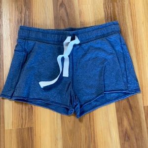 EUC Lululemon  Heathered Blue sweat shorts 6